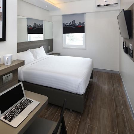 Red Planet Bgc The Fort Taguig Dış mekan fotoğraf